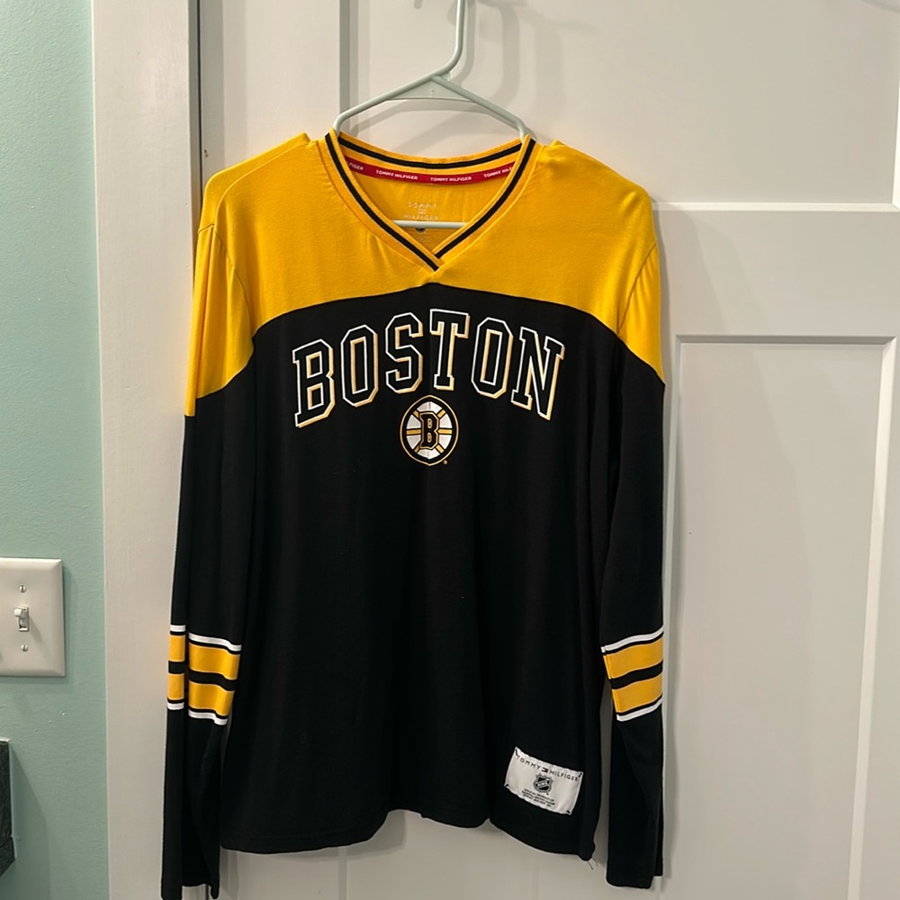 Tommy Hilfiger Boston Bruins Long Sleeve Shirt